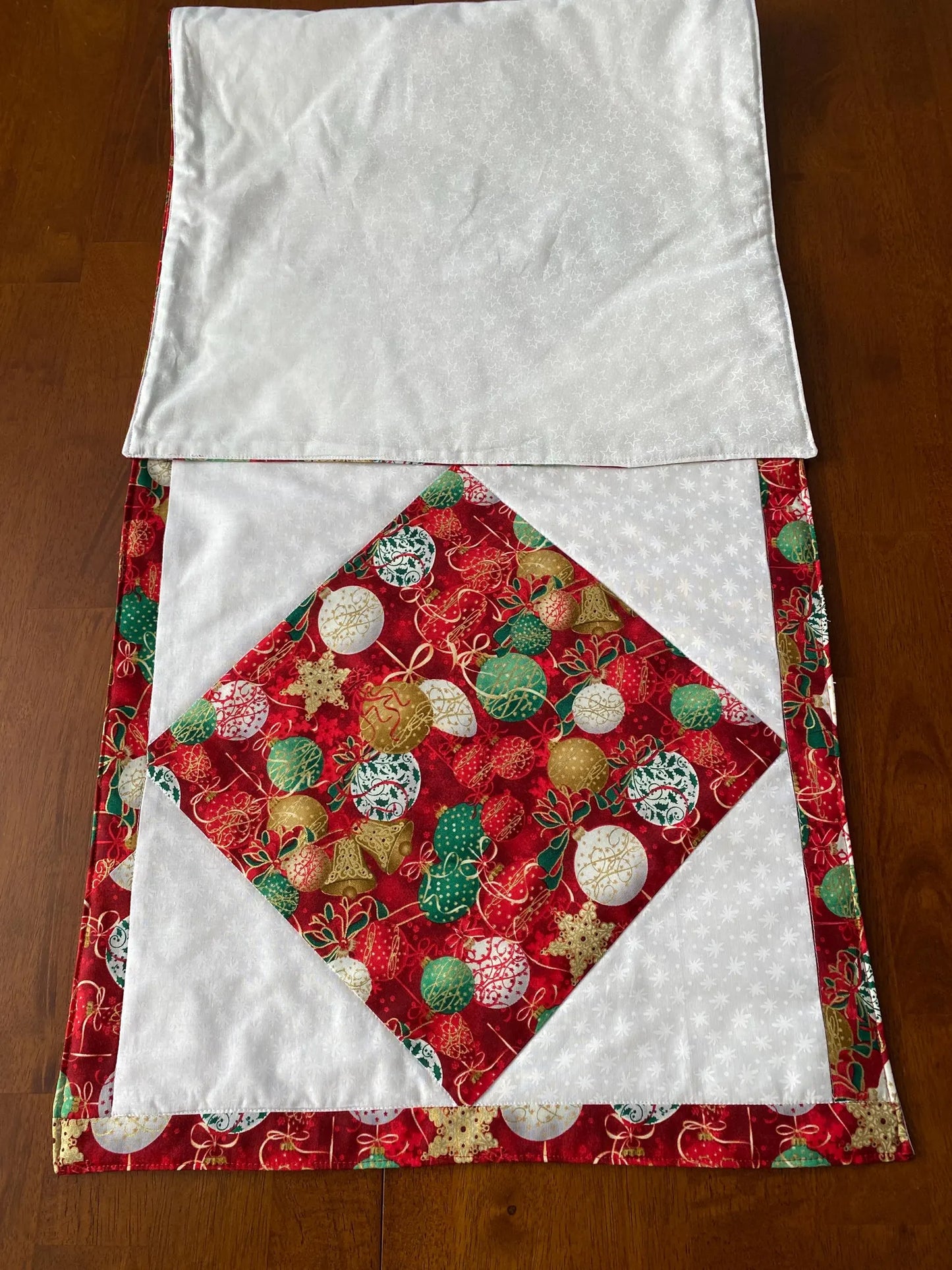 Handmade XMAS Holiday Table Runner Old Fashioned Ornaments