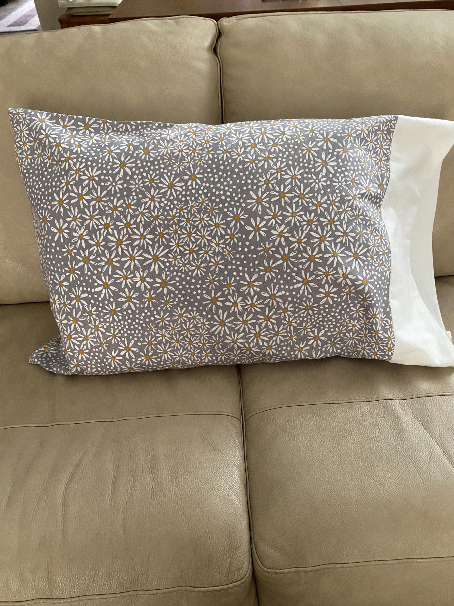 Handmade Standard/Queen Size Flannel Pillowcase Tiny Daisies